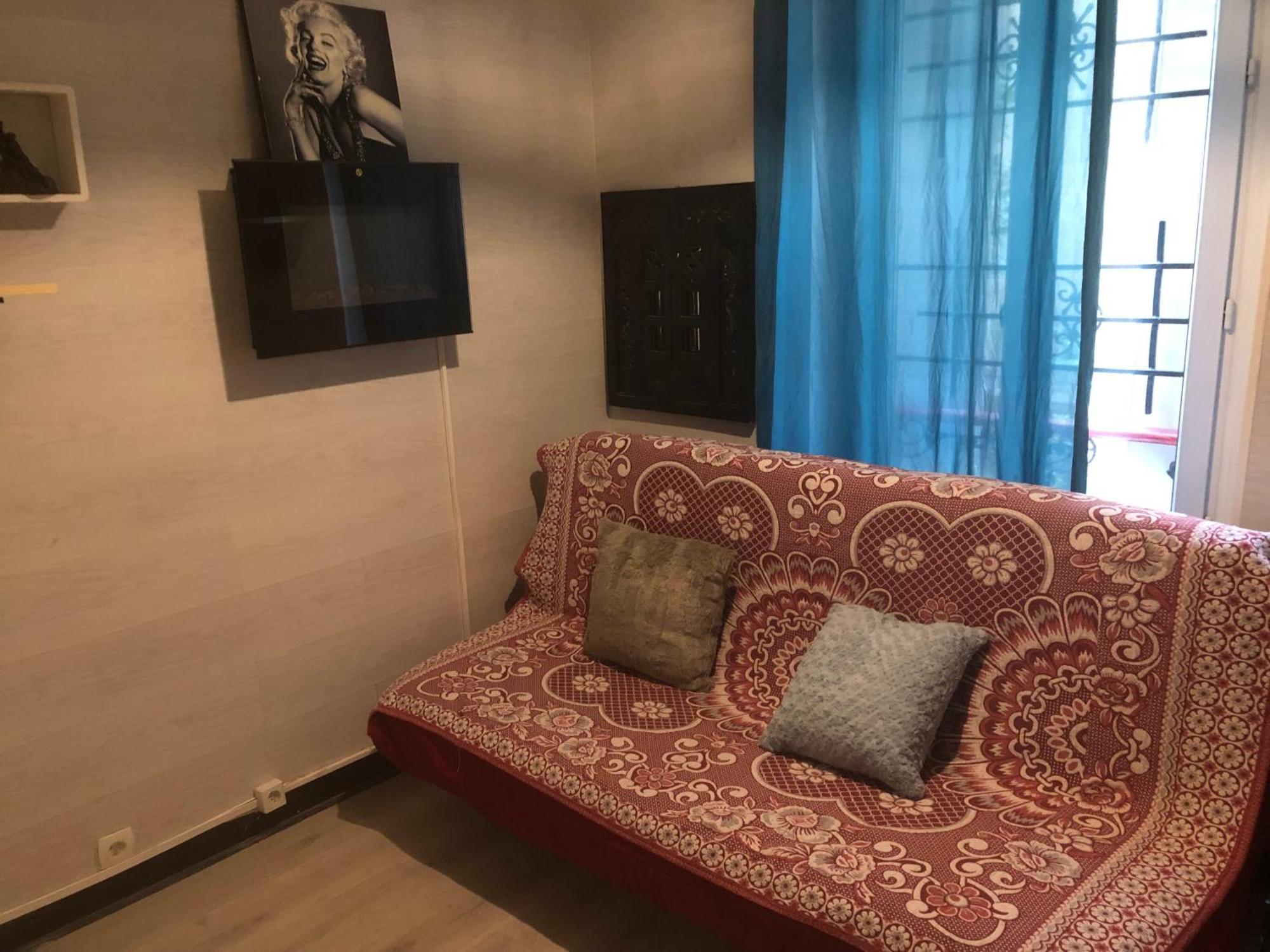 Studio "Maryline" Sejours Parisiens Abordables - Rez De Chaussee Sur Beau Patio Ombrage- Accessible Handcaps - Grand Canape-Lit Clic Clac 2 Places - Cuisine Equipee - Salle De Bains - 5 Minutes Du Metro Brochant Ligne 13,Bus 74 Et 31 Buitenkant foto